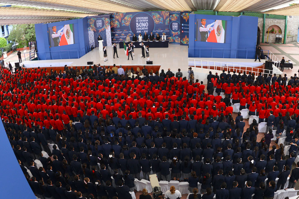 De Plantel Azteca para el mundo