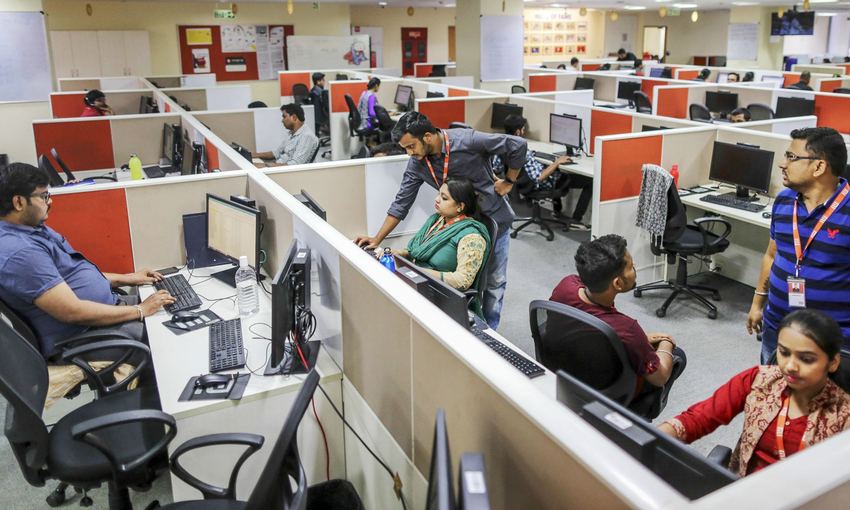 Офис стафф. Пакистанский офис. Goldman sachs офис. It sector in Bangalore. P&G Cincinnati Office inside.